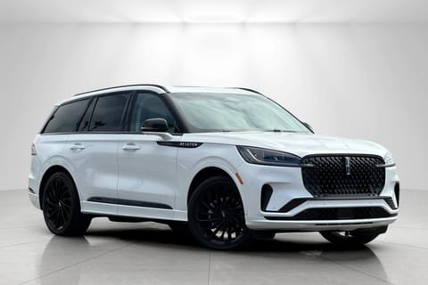 1 image of 2025 Lincoln Aviator Reserve