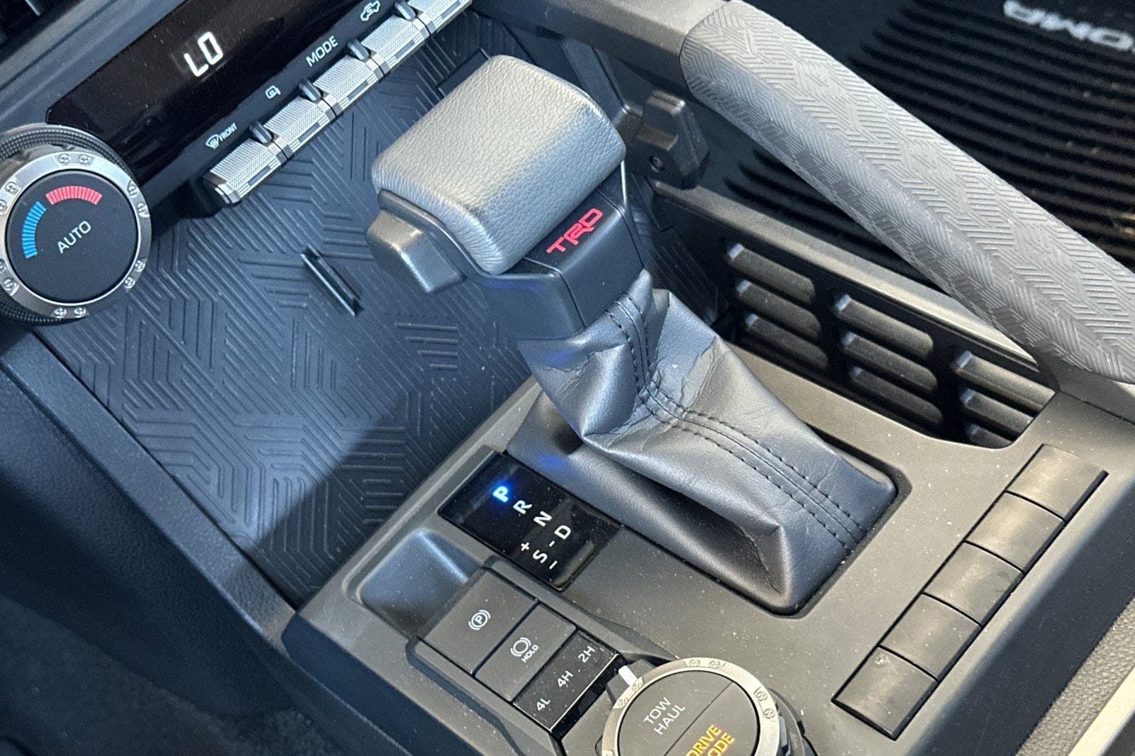2025 Toyota Tacoma TRD Sport - Photo 19