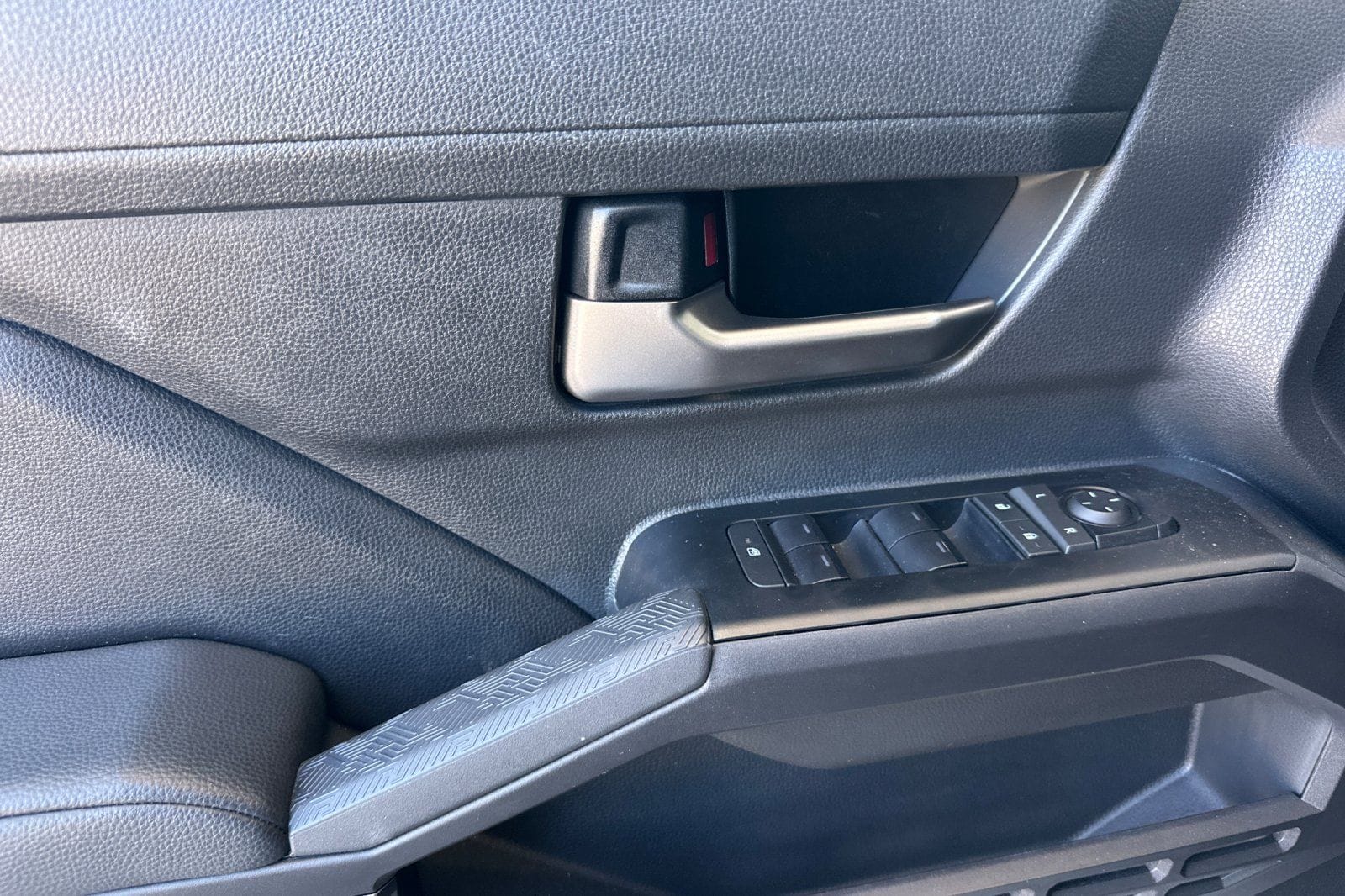 2025 Toyota Tacoma TRD Sport - Photo 10
