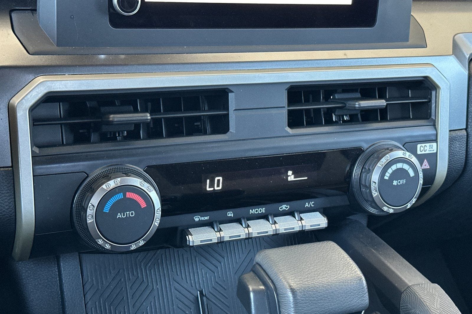 2025 Toyota Tacoma TRD Sport - Photo 18