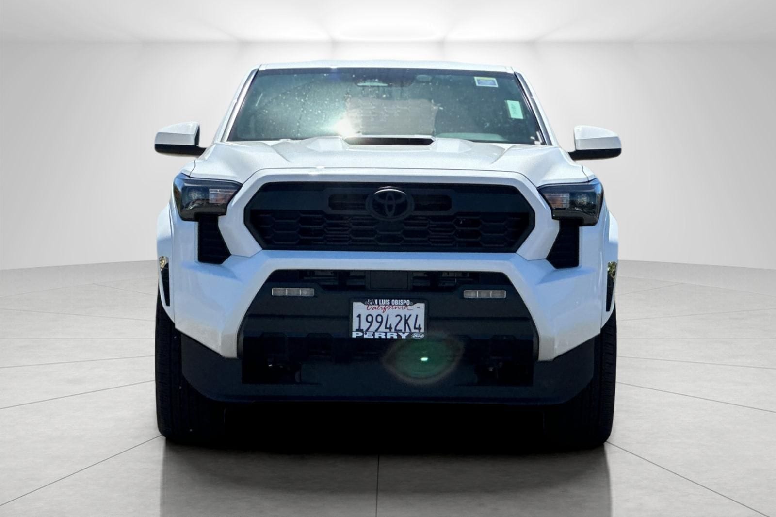 2025 Toyota Tacoma TRD Sport - Photo 8