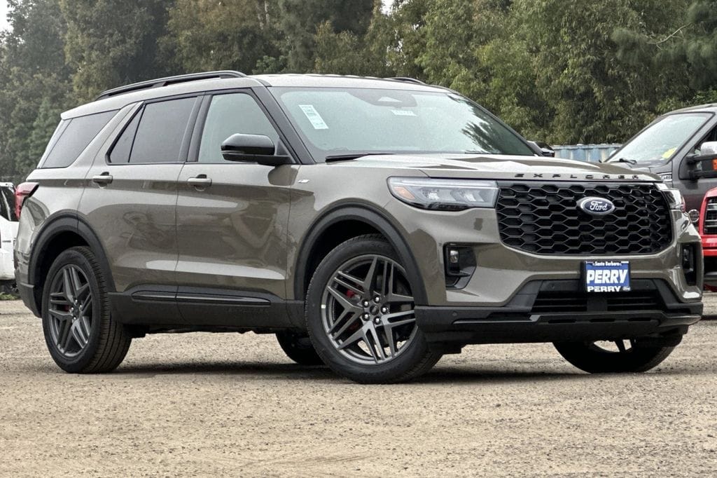2026 Ford Explorer ST-LINE RWD's photo