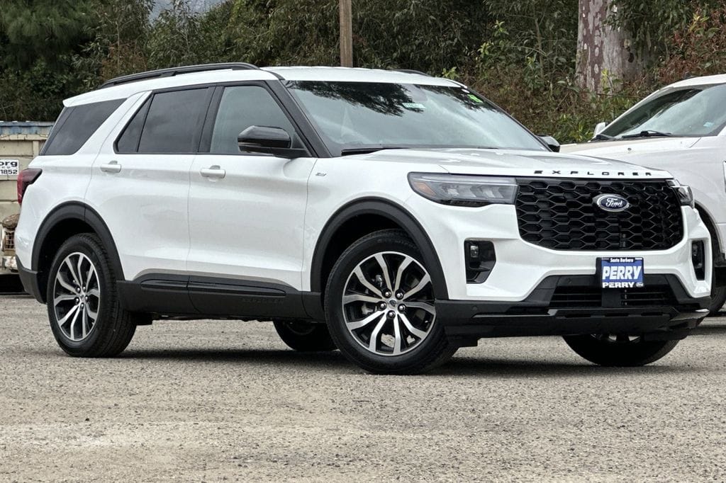2026 Ford Explorer ST-LINE RWD's photo