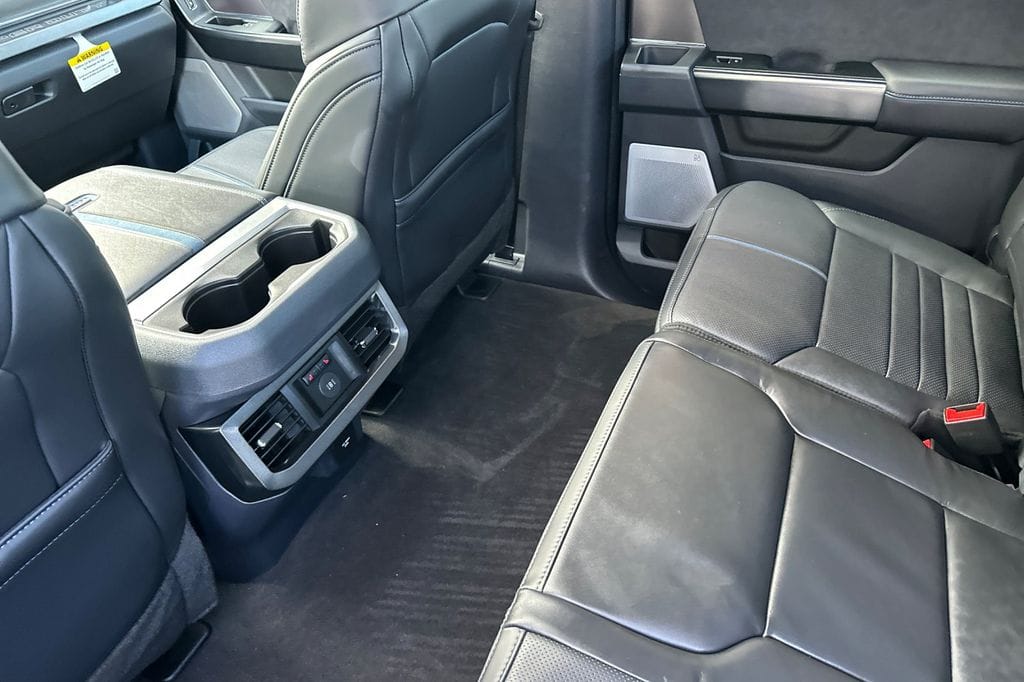 2026 Ford F-350 Super Duty Platinum - Photo 8