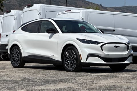 1 imagen de 2026 Ford Mustang Mach-E Premium