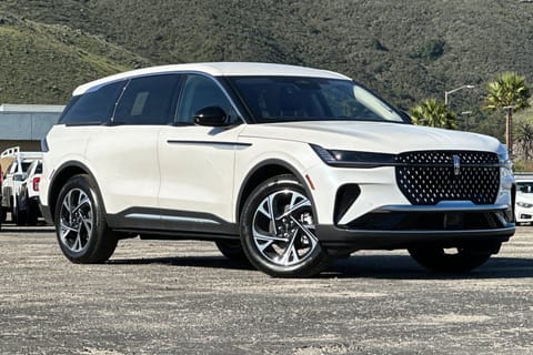 1 image of 2026 Lincoln Nautilus Premiere