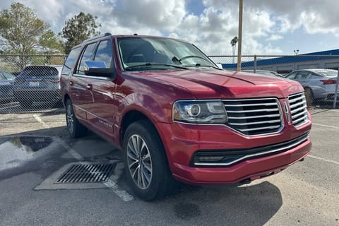 1 image of 2015 Lincoln Navigator Base