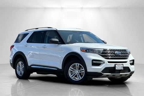 1 image of 2022 Ford Explorer XLT