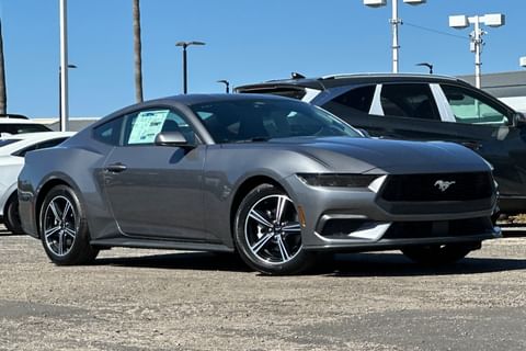 1 imagen de 2025 Ford Mustang EcoBoost