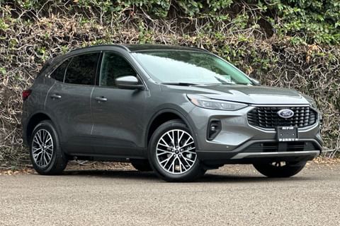 1 imagen de 2024 Ford Escape Plug-In Hybrid Base