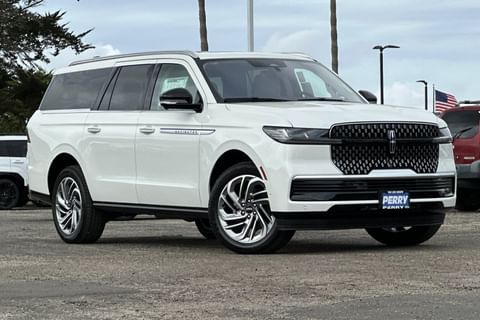 1 image of 2025 Lincoln Navigator L Reserve