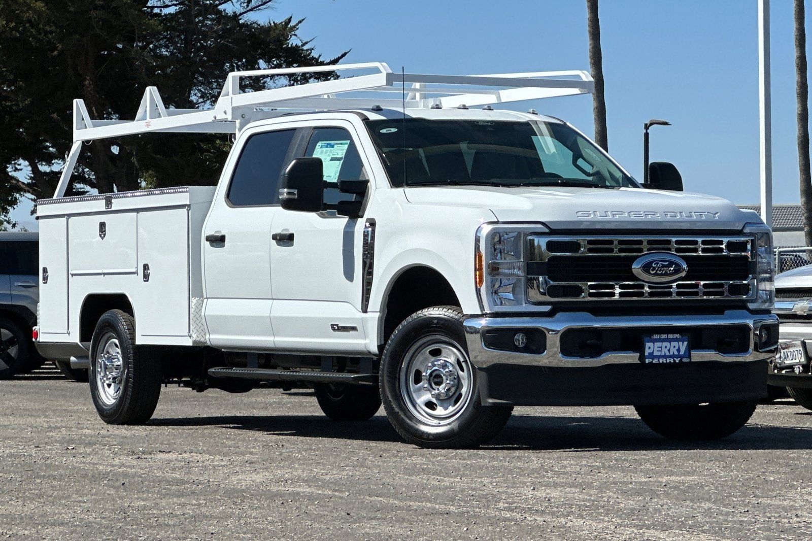 2025 Ford F-350 Super Duty Chassis Cab XL's photo