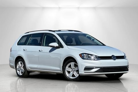 1 image of 2018 Volkswagen Golf SportWagen SE