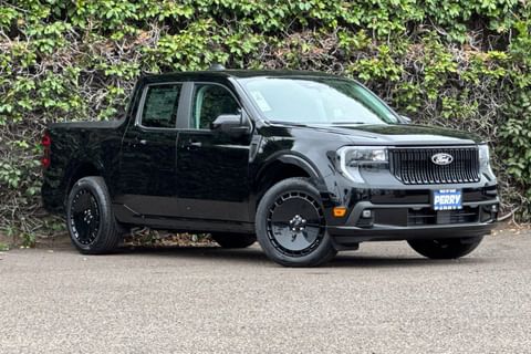 1 image of 2025 Ford Maverick Lobo Standard