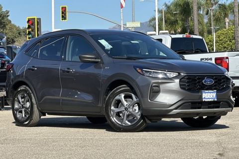 1 imagen de 2025 Ford Escape ST-Line