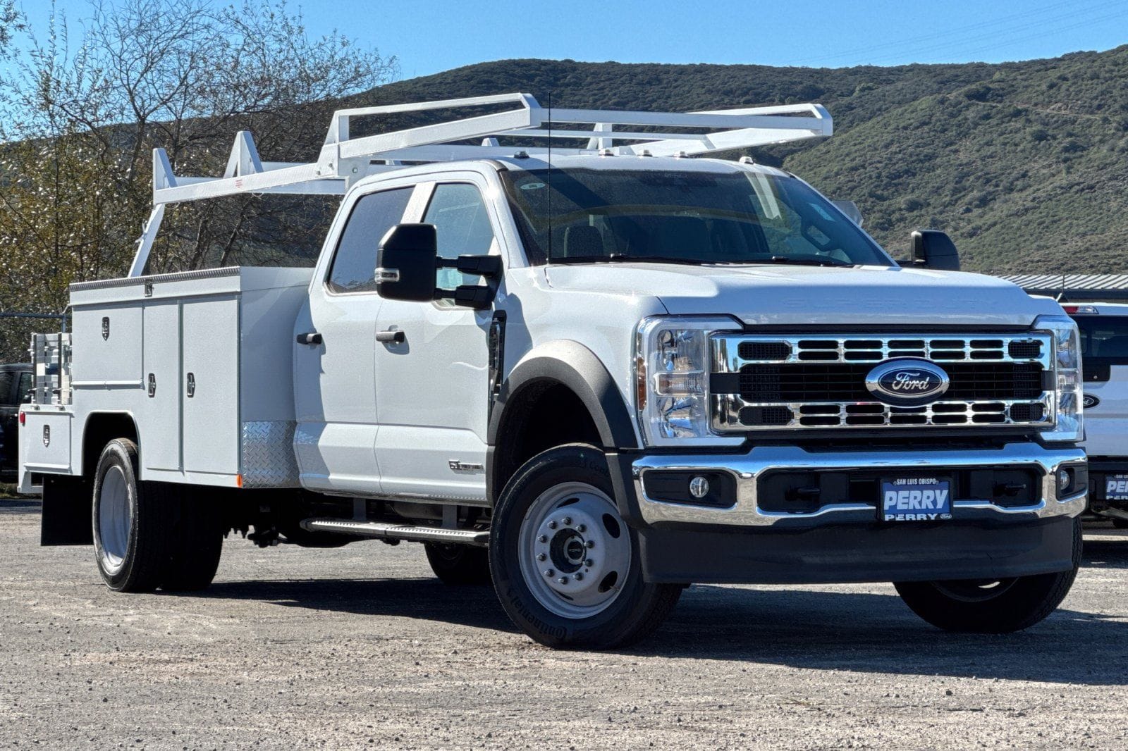 2025 Ford F-550 Super Duty Chassis Cab XL's photo