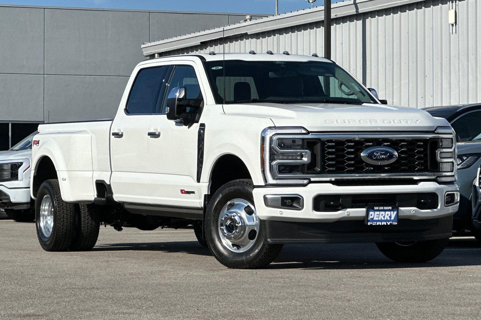 2026 Ford F-350 Super Duty Platinum's photo