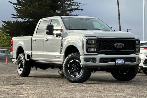 1 imagen de 2026 Ford F-350SD Lariat