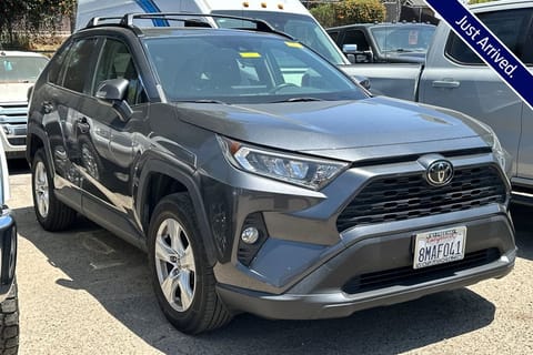 1 image of 2019 Toyota RAV4 XLE