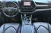 13 thumbnail image of  2021 Toyota Highlander Hybrid XLE