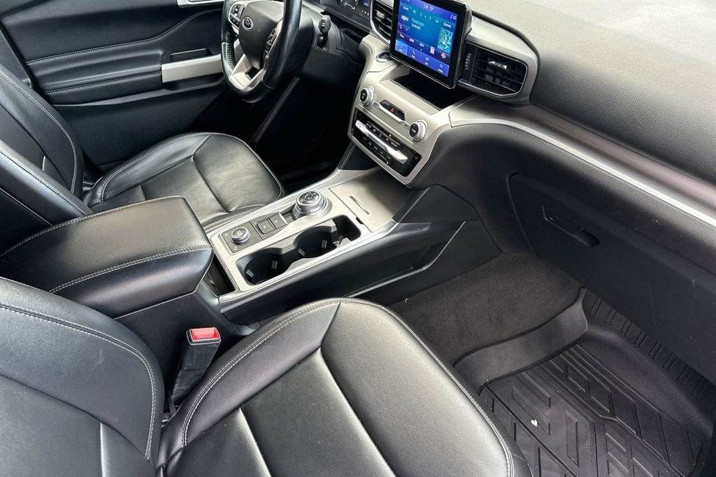2022 Ford Explorer XLT - Photo 17