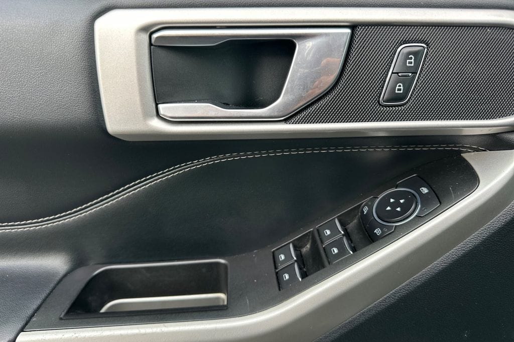 2022 Ford Explorer XLT - Photo 10