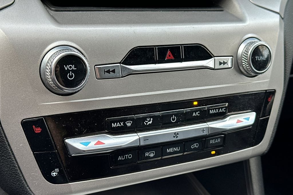 2022 Ford Explorer XLT - Photo 22