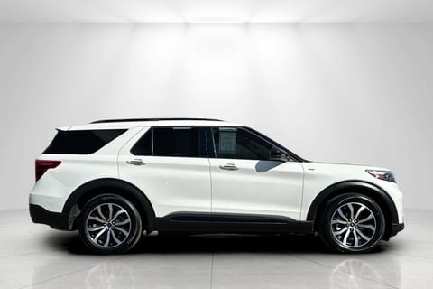 2024 Ford Explorer ST-Line