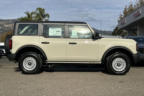 2025 Ford Bronco Base