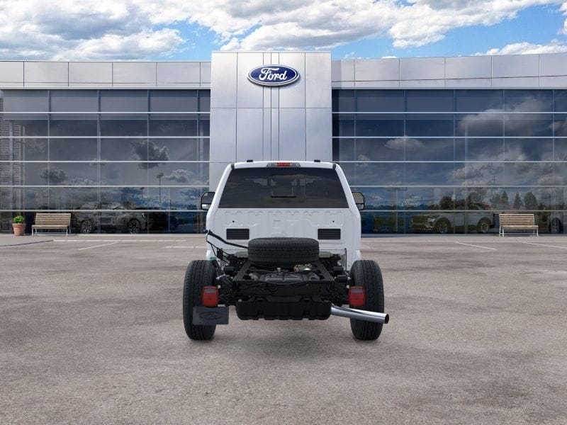 2025 Ford F-350 Super Duty Chassis Cab XL - Photo 3