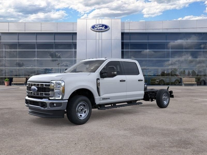 2025 Ford F-350 Super Duty Chassis Cab XL - Photo 6