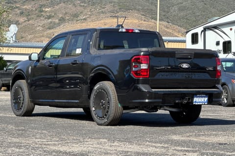 2025 Ford Maverick Lobo Standard