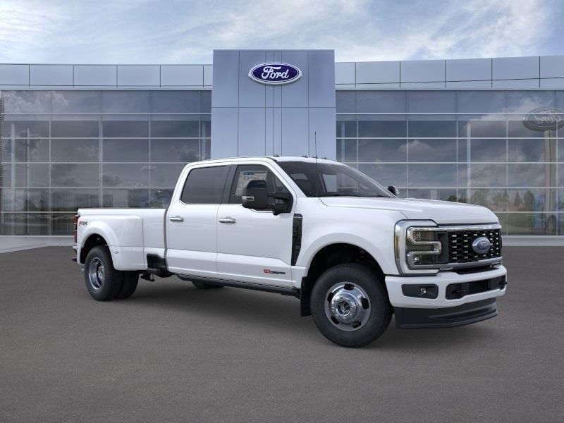 2026 Ford F-350 Super Duty Platinum's photo