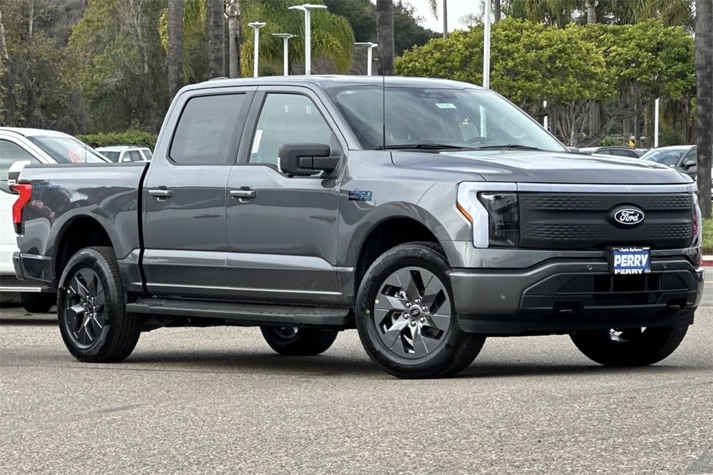 2025 Ford F-150 Lightning Flash's photo