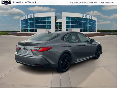 2025 Toyota Camry Hybrid SE