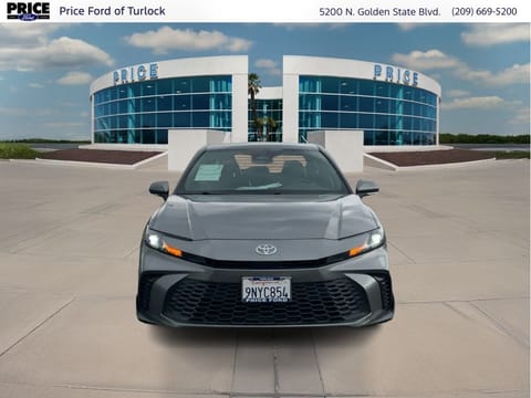 2025 Toyota Camry Hybrid SE