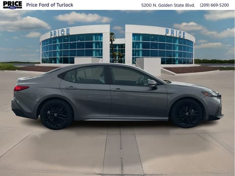 2025 Toyota Camry Hybrid SE