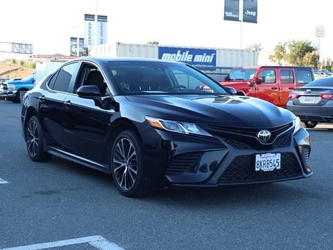 1 image of 2019 Toyota Camry SE