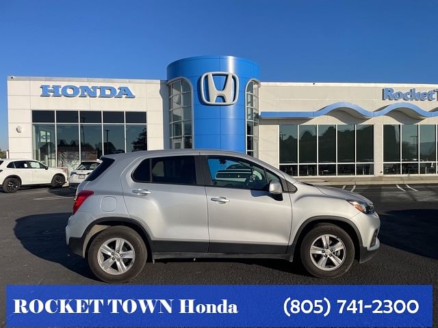 Used 2022 Chevrolet Trax LS with VIN KL7CJKSM1NB555943 for sale in Lompoc, CA