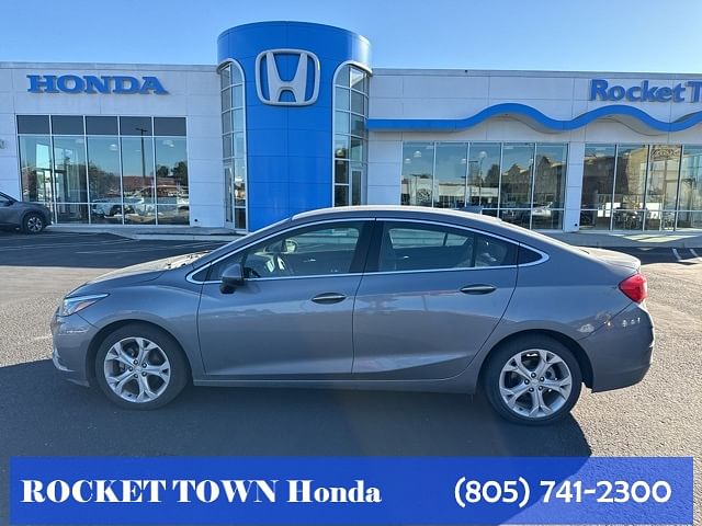 Used 2018 Chevrolet Cruze Premier with VIN 1G1BF5SM4J7217332 for sale in Lompoc, CA