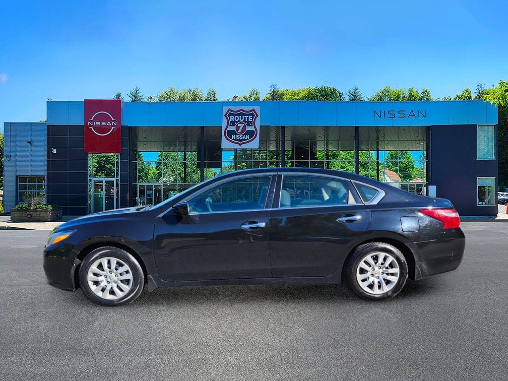Used 2018 Nissan Altima S with VIN 1N4AL3AP0JC471273 for sale in Wilton, CT