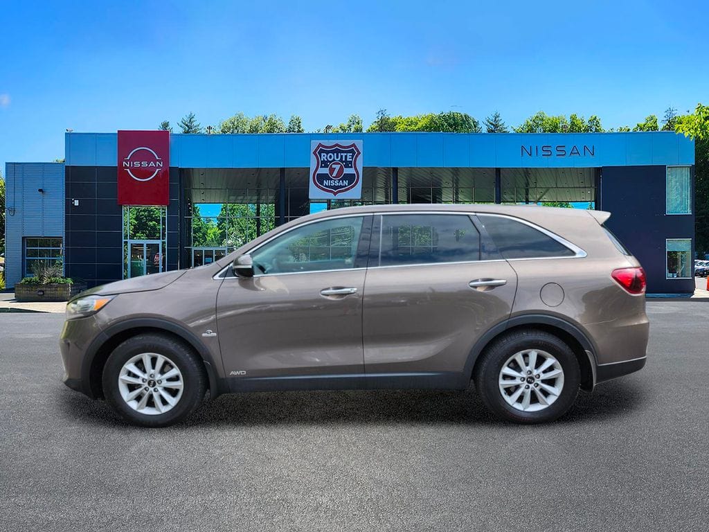 Used 2019 Kia Sorento LX with VIN 5XYPGDA56KG487956 for sale in Wilton, CT
