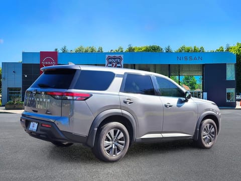 2024 Nissan Pathfinder S