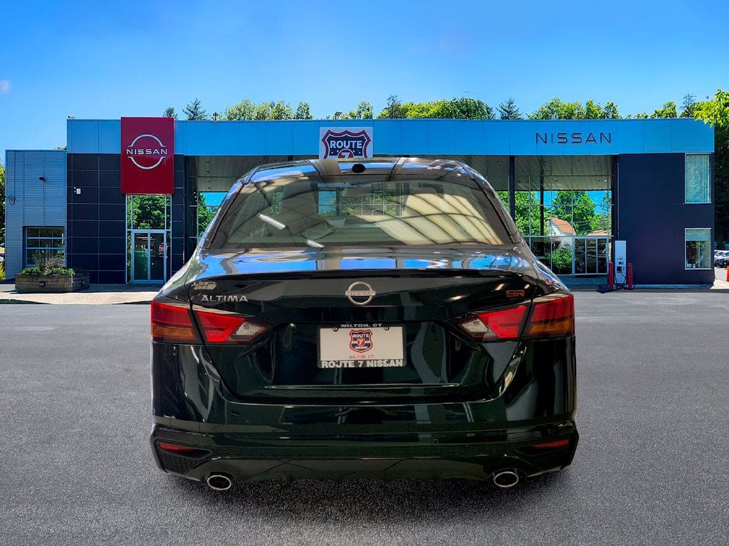 2025 Nissan Altima SR - Photo 2