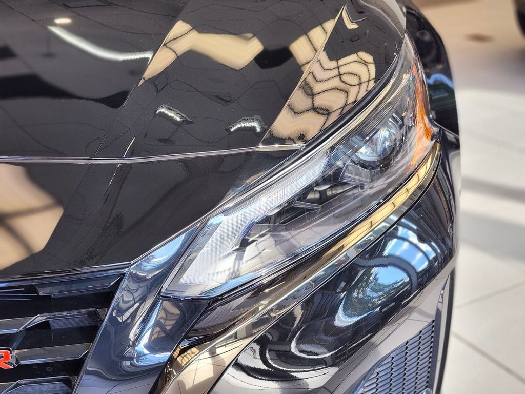 2025 Nissan Altima SR - Photo 6