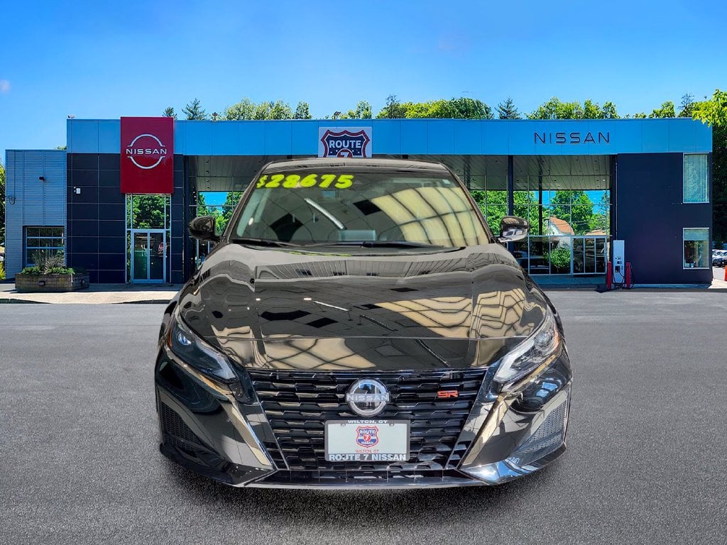 2025 Nissan Altima SR - Photo 4