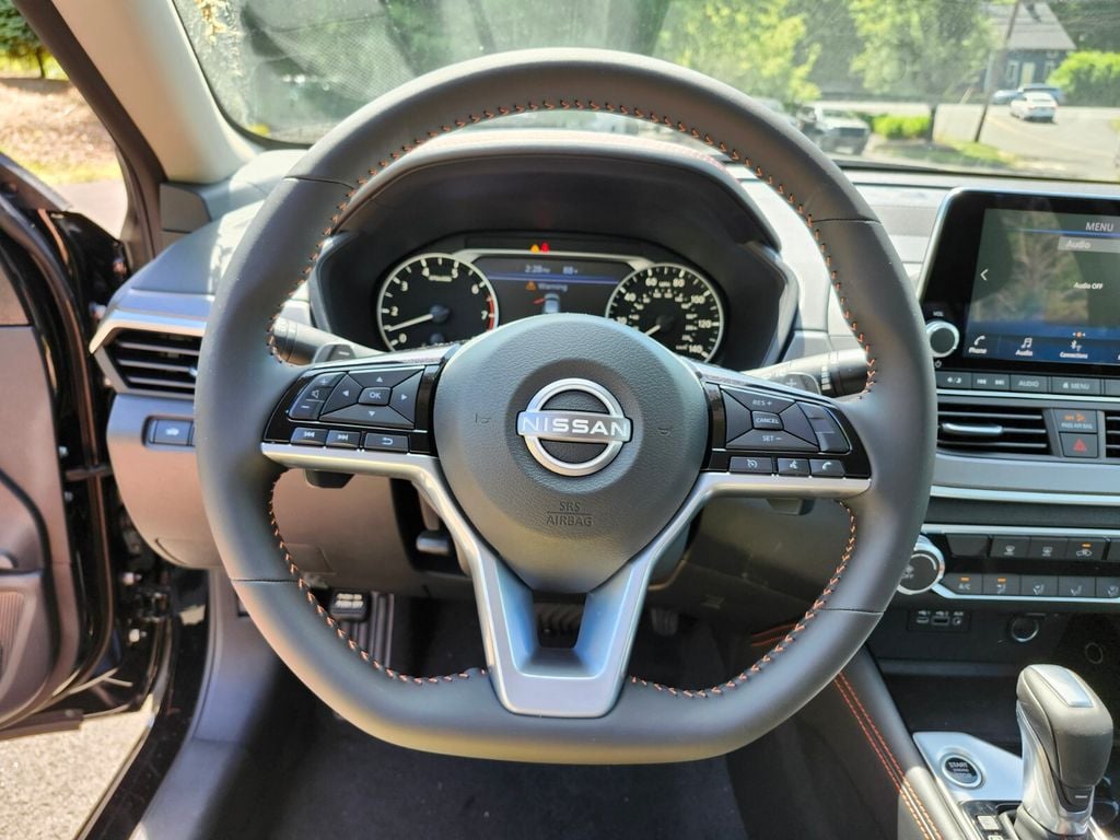 2025 Nissan Altima SR - Photo 22