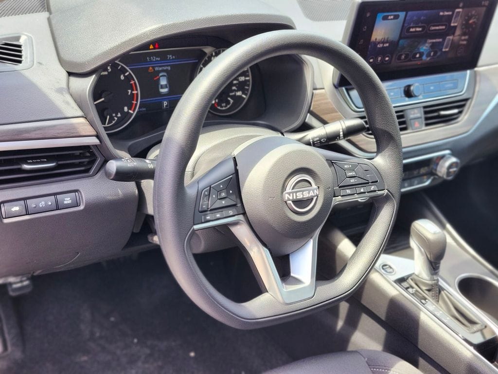 2025 Nissan Altima SV - Photo 15