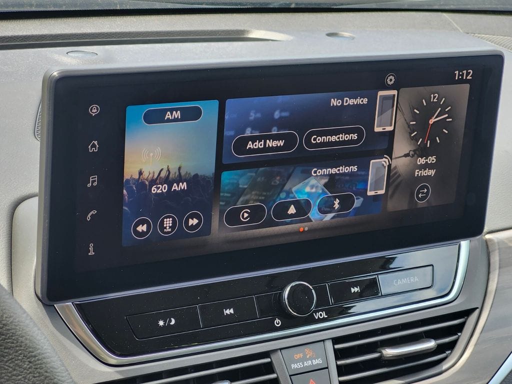 2025 Nissan Altima SV - Photo 16