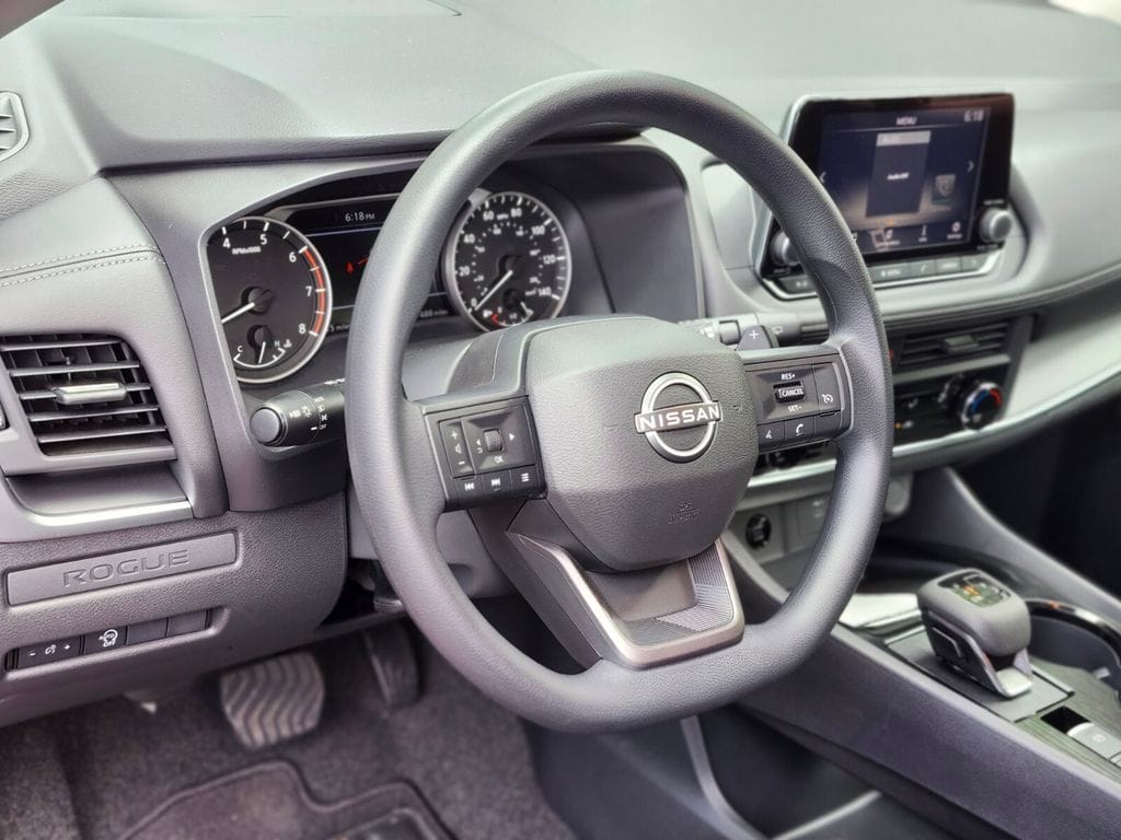 2025 Nissan Rogue S - Photo 17